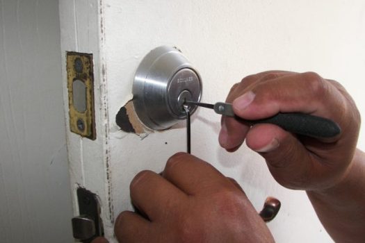 Auto locksmiths’ main services and benefits